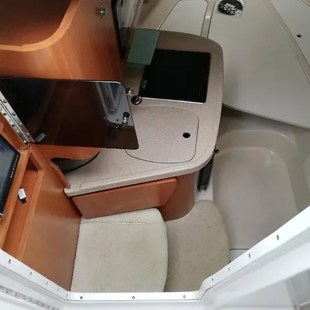 Honeysuckle Rose Boat بوتيل Seneffe
